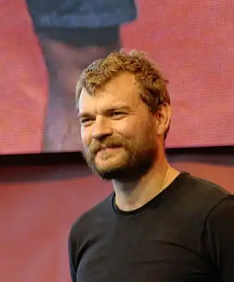 Pilou Asbæk tijdens Comic Con Germany 2018