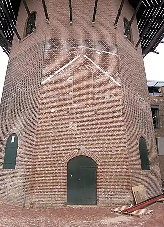 Sporen van het dak van de rosmolen