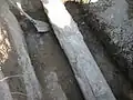 Deel van de in 1876 ter plekke gestorte betonnen waterleiding, opengemaakt voor herstelwerkzaamheden en om een aftakking te maken, juni 2006
