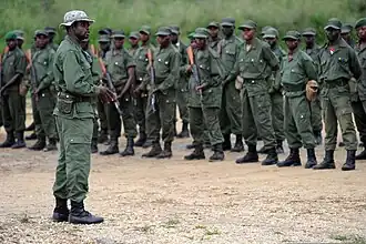 Congolese infanteriesoldaten in Kisangani in mei 2010, tijdens een opleiding inzake gendergeweld, militaire basisprincipes en professionalisme van het Afrikacommando van de Verenigde Staten.