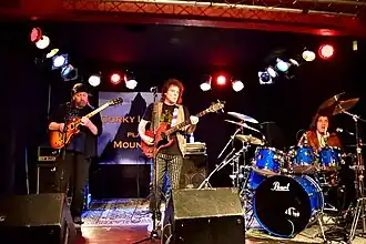 Mountain tijdens de The German Sleighrige Tour 2016 (Phil Baker, Joe Venti & Corky Laing)