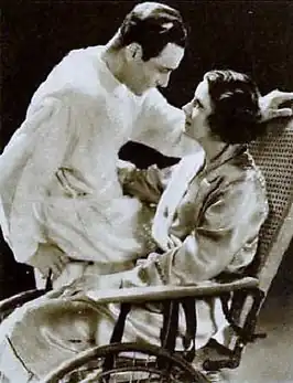 Ricardo Cortez en Irene Dunne in Symphony of Six Million