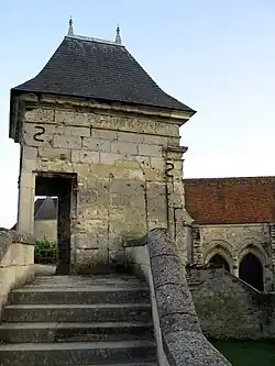 Gloriëtte op de muren van Coucy-le-Château-Auffrique
