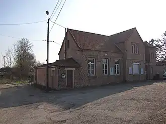 Gemeentehuis en school