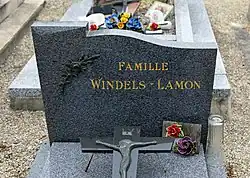 Grafsteen op de gemeentelijke begraafplaats