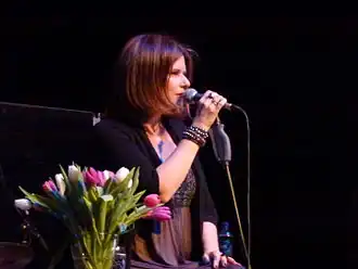 Zangeres Margo Timmins van de Cowboy Junkies tijdens een optreden in Elgin (Illinois) in 2013