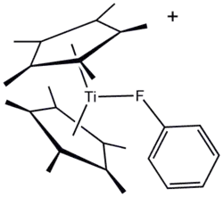 Metaalcomplex met fluorbenzeen