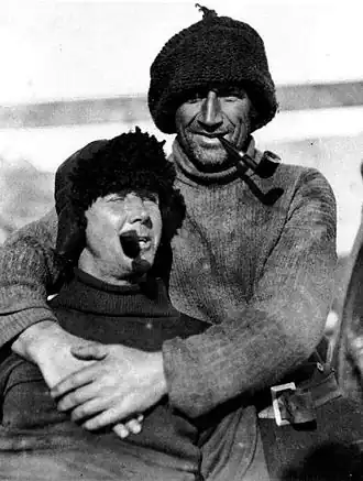 Alfred Cheetham (links)