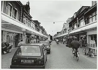 Cronjéstraat in 1994 met nieuwe luifels