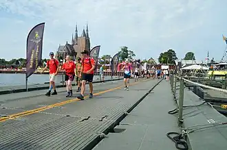 De Pontonbrug over de Maas bij Cuijk (Noord Brabant)