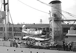 Seagull op een katapult