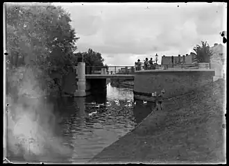 De nieuwe brug over de Crayenestervaart