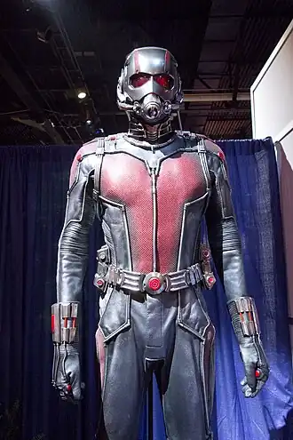 Kostuum Ant-Man tijdens D23 Expo 2015.