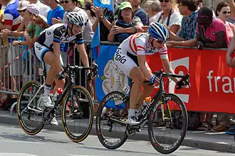 Jacqueline Hahn (rechts) en Maaike Polspoel