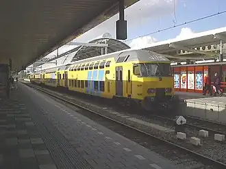 Een DD-AR van de Nederlandse Spoorwegen