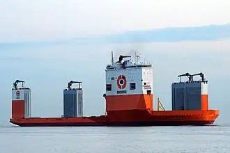 De Dockwise Vanguard in 2014 tijdens aanloop Rotterdam