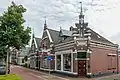 Blokje van vier (winkel)woonhuizen