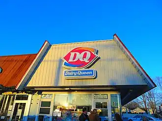 Een uitzicht van een Dairy Queen-locatie.