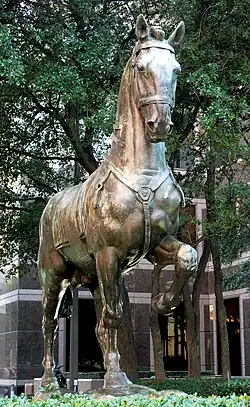 Studie voor het Monumento al General Alvear (Buenos Aires) in de Trammell Crow Center Sculpture Garden in Dallas (Texas)