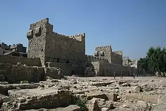 Binnenplaats en zuidmuur van de Citadel van Damascus