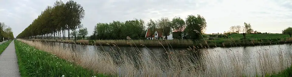 Een panoramafoto van de Damse Vaart.