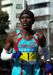 Njenga tijdens de marathon van Tokio in 2008.