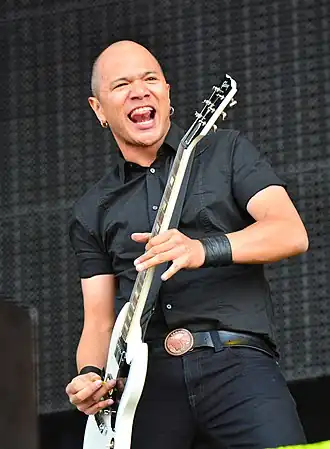 Danko Jones tijdens het Wacken Open Air 2015.