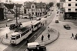 Motorwagen 50 met bijwagen op de Danmarksplass (Denemarkenplein); jaren vijftig.