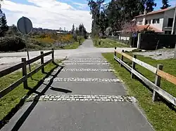 De Ecopista kruist een openbare weg.