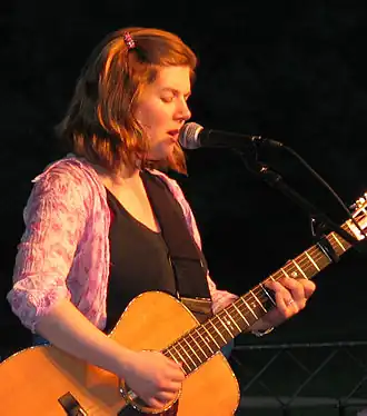 Dar Williams in 2004