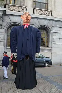 Davau, de reus naar zijn beeltenis.