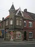 Hoekhuis met winkel