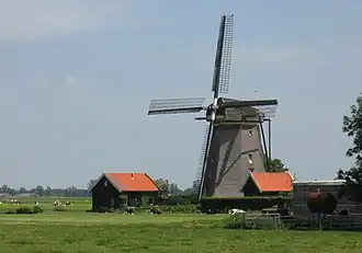 De Dikke Molen in de polder