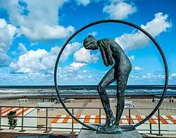 De Haan, standbeeld brons aan de Zee. postproduktie.nl