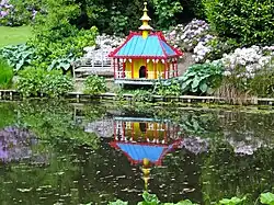 Vijver in de tuin voor De Haer