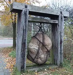 'De Kies' van Wim Tap bij de ingang van de ACTA