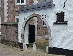 Poort en reliëf Koperhof