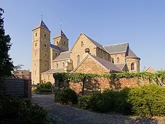 Sint-Amelbergabasiliek vanuit het zuidoosten (2020)