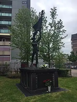 Het monument op 6 mei