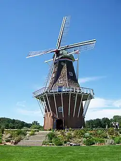 Molen De Zwaan in Holland (Michigan) in 1964 in Vinkel afgebroken en herbouwd in de VS.