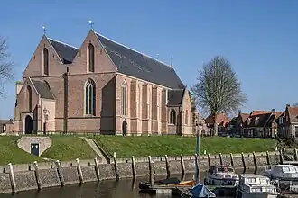 De kerk vanuit het zuidwesten