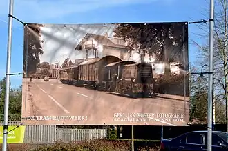 Fotopaneel te Bennekom met afbeelding van de tram te Bennekom; circa 1968.