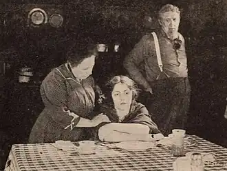 Scène uit Deep Waters