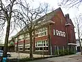 Voormalige Dr. H. Bavinckschool, gebouwd in expressionistische stijl, thans in gebruik als kantoor.