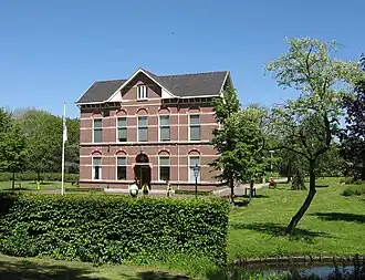 Het hoofdgebouw van het voormalige buitengesticht