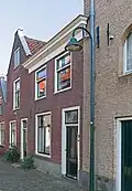 Woonhuis in sobere traditionele vormen, uit de vroege 19de of de late 18de eeuw.