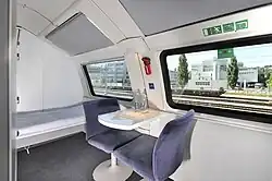 Luxe slaapkamer in een dubbeldeks-rijtuig