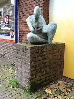 Lezende figuur, Den Burg, Texel