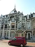 Merkwaardig en goed voorbeeld van woonhuisbouw in art-nouveau stijl