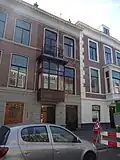 Herenhuis van drie bouwlagen in neoclassicistische stijl